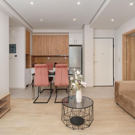 Chic Apartment Near Acropolis Athens Exterior photo
